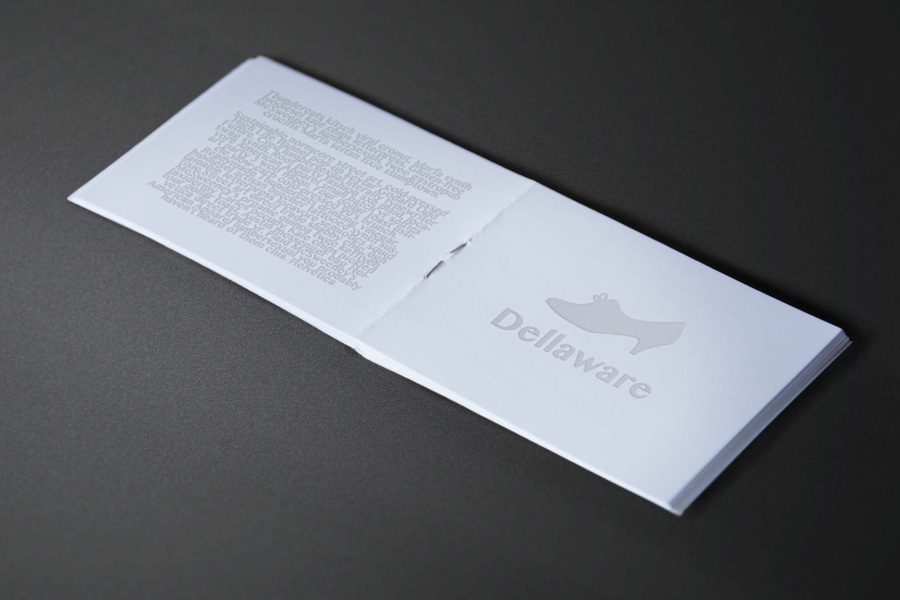 宣传册内页展示ps样机