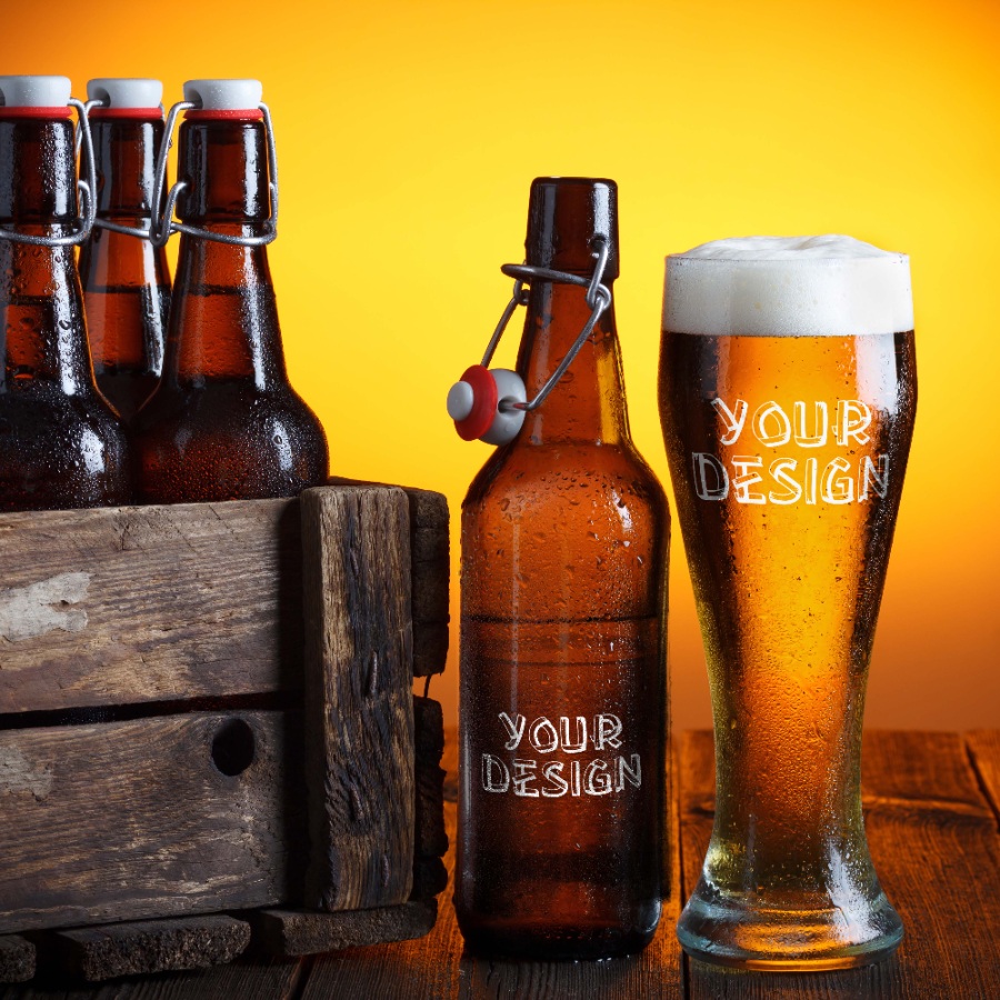 余晖下的啤酒展示样机素材