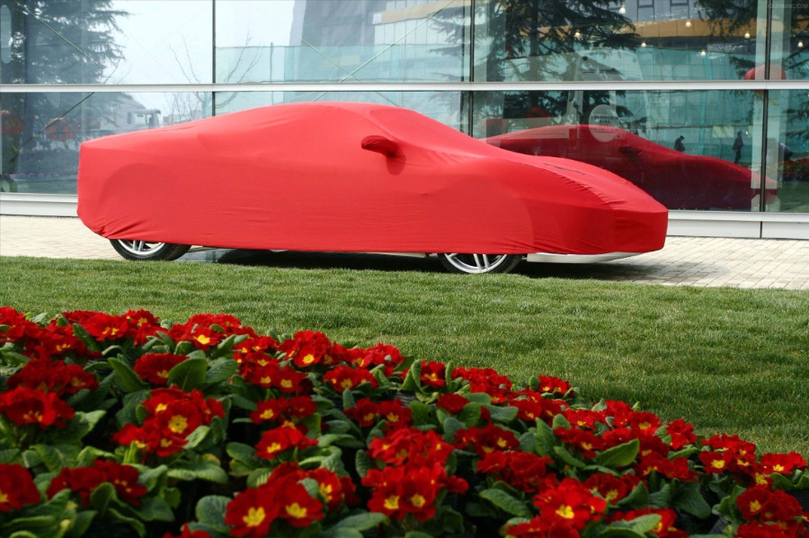 户外场景轿车样机素材