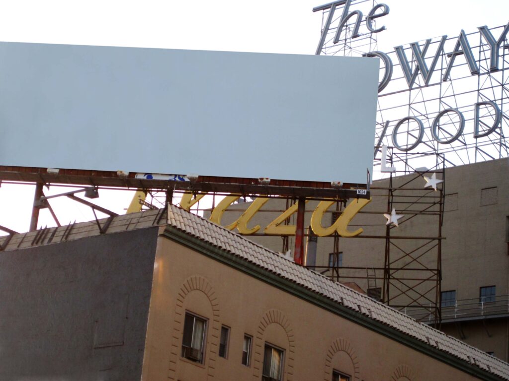 户外发光广告psd样机