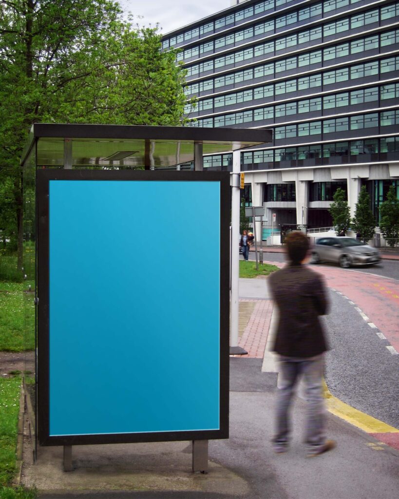 户外场景发光灯箱效果ps样机