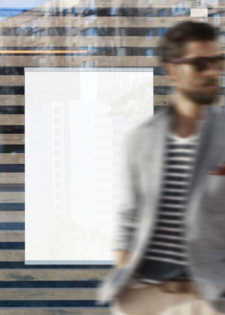 钢化玻璃广告位ps样机场景