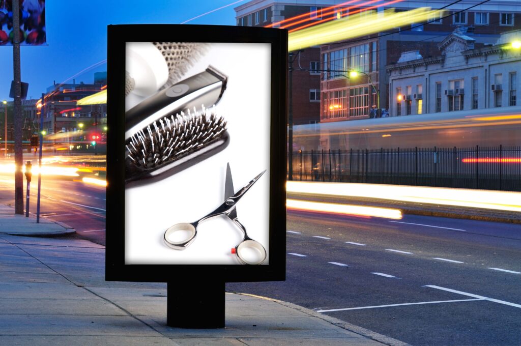 马路灯箱广告设计ps样机