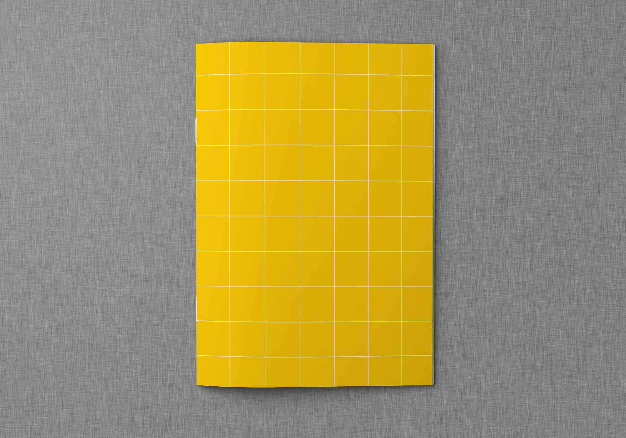 骑马订画册设计效果psd样机